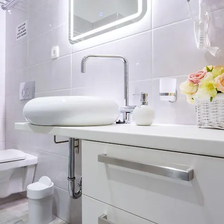 Πανσιόν Luxury Floramye (adults Only)