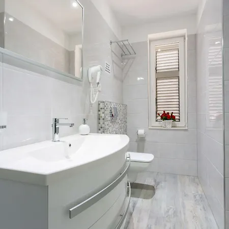 Luxury Floramye (adults Only) Πανσιόν 4*