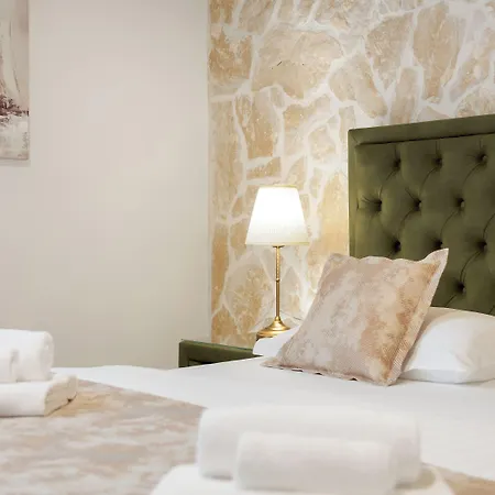 Luxury Floramye (adults Only) Split