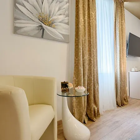 Luxury Floramye (adults Only) 4*